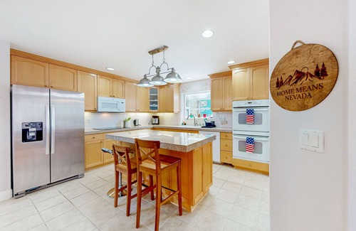 Upper Kingsbury House | Large home among the treetops near Heavenly with hot tub & great deck