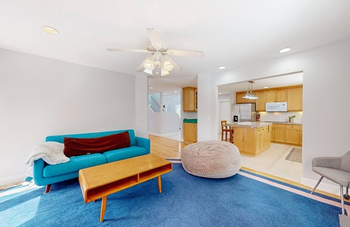 Upper Kingsbury House | Large home among the treetops near Heavenly with hot tub & great deck
