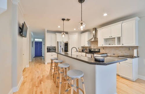 United Central House | Large home with heated pool, hot tub, outdoor games