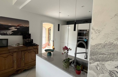 Menthon-Saint-Bernard House | Large house with + view, quiet, large garden, very close to lake and village