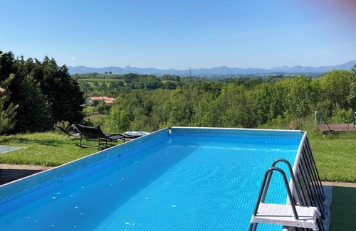 Saint-Pierre-d'Irube Villa | Large house - swimming pool - garden - panoramic view