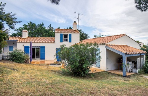 Barbatre Ski Chalet | Large house for 6 people - 300m from the beach