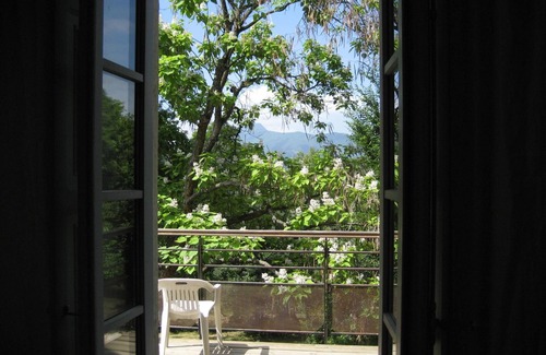 Chambery House | Large house from Savoy in a magnificent park between lake and mountains