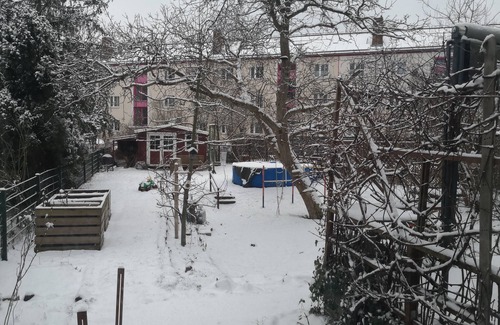 Treptow-Koepenick House | Large house with garden, pool, sauna and pool table.