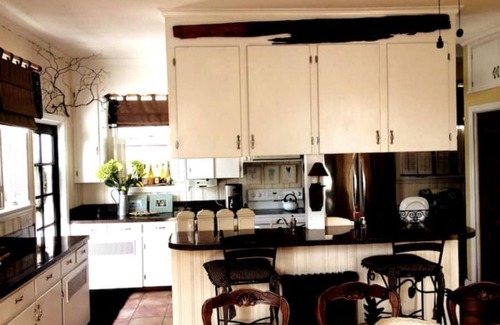 Newberry House | Large late1800's home within walking distance to Opera House and downtown.