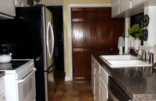 Newberry House | Large late1800's home within walking distance to Opera House and downtown.