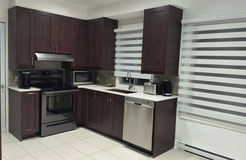 Saint-Laurent Apartment | Large, luxurious apartment in Ville Saint-Laurent