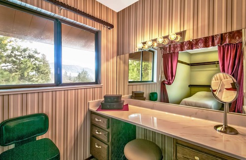 Zephyr Cove House | Large mountain chalet with beautiful views of Lake Tahoe and Heavenly Resort