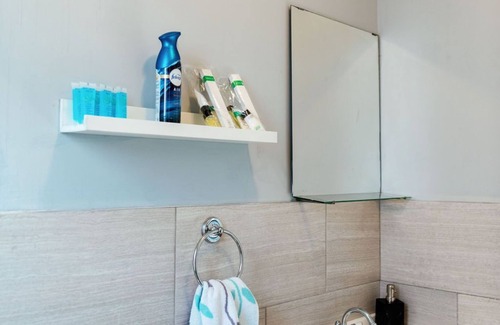 Mill River Apartment | Large, Open-Concept, One Bedroom in Wooster Square