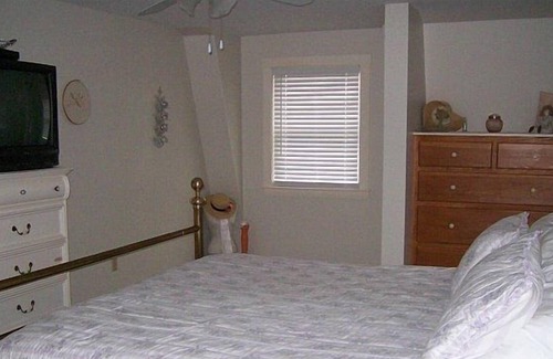 Round Pond House | Large, Private Family Home Recently Renovated