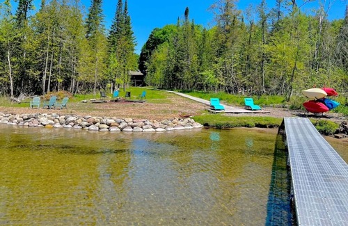 Central Lake House | Large Private Lakefront Home w/HOT TUB. SWIM/BOAT/SKI/RELAX! Open year-round!