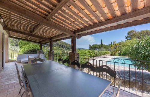 Vallauris Villa | Large Provencal villa with swimming pool in lush greenery LIVE IN CANNES