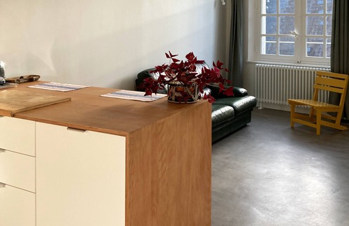 Old Town Apartment | large quiet and bright studio in the cathedral district