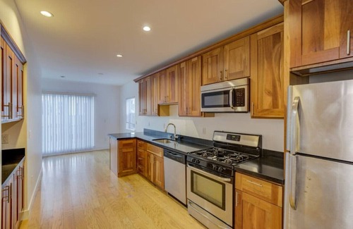 Mission District Condo | Large Room in center of SF in Renovated Building