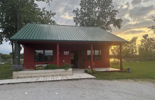 Gypsum Apartment | Large studio cabin in Catawba island area with WiFi, AC, large parking area