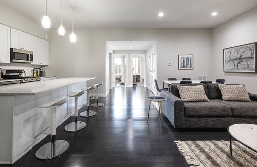 Hoboken Apartment | Large Stylish 3BR Loft on Cobblestone Ln Near NYC