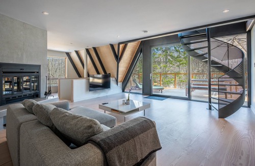 Mont-Tremblant Ski Chalet | Large Swiss-style chalet