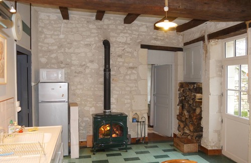Verneuil-le-Chateau Cottage | Larigaudiereloirevalley: a gîte in castle country near Futuroscope