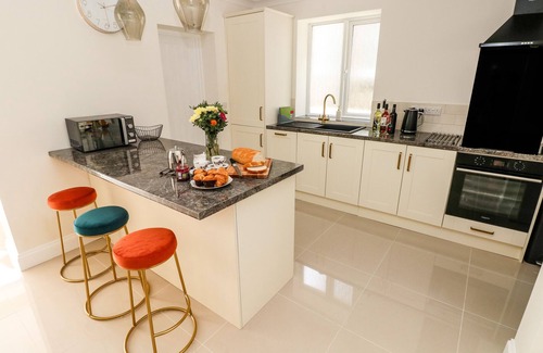 Tenby Cottage | Larkhill