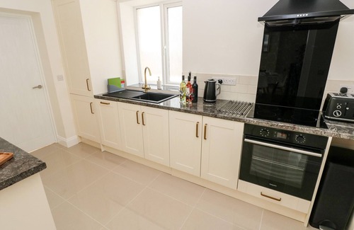 Tenby Cottage | Larkhill