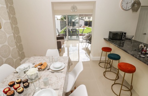 Tenby Cottage | Larkhill