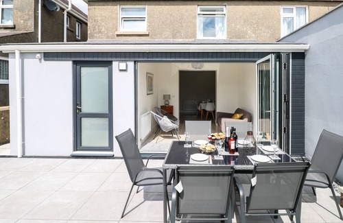 Tenby Cottage | Larkhill