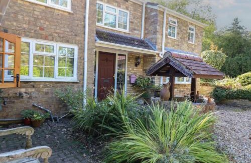 Alford House | Larkspur Cottage