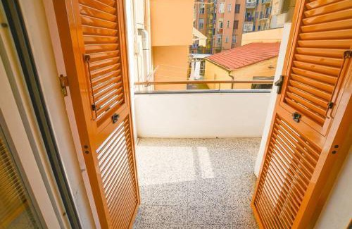 Savona Apartment | LArte al Mare Vicino Spiaggia con AC e WiFi
