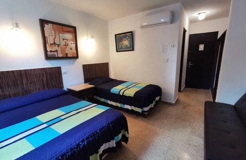 Centro Hotel | Las Dalias Inn