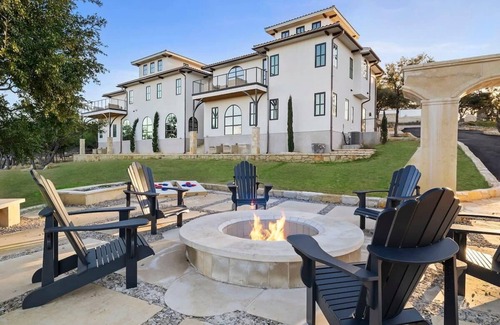 Spicewood Villa | Las Luces Village|Large Retreat|Pool|Hot tub