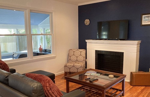 Colee Hammock House | Las Olas 2 Bedroom Villa House: Walking to Beach, Dining and Nightlife!