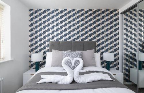 Milton Keynes Apartment | Last min discount - Spacious 3b - Essentials near