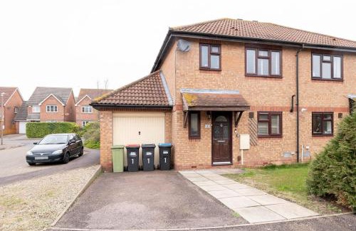 Milton Keynes Apartment | Last min discount - Spacious 3b - Essentials near