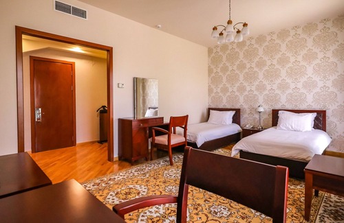 Yerevan Hotel | Latar Hotel Complex