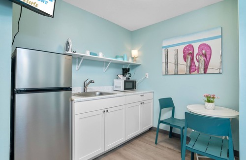 Siesta Isle Hotel | Latitude 26 Waterfront Boutique Resort - Fort Myers Beach