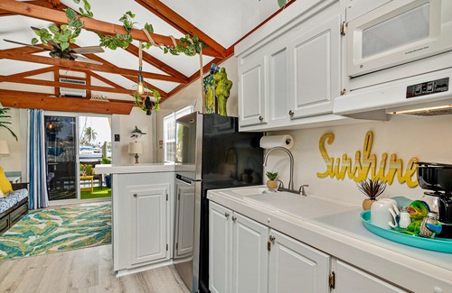 Fort Myers Beach Hotel | Latitude 26 Waterfront Resort & Marina