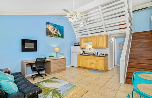 Fort Myers Beach Hotel | Latitude 26 Waterfront Resort & Marina
