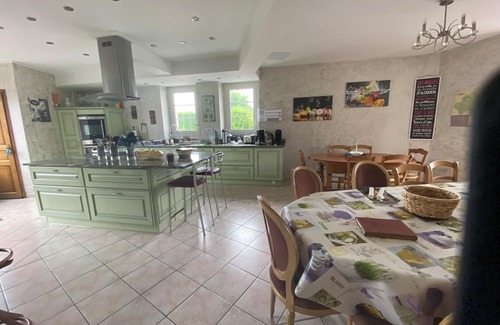 Givarlais Cottage | LAULIVIER-Piscine Campagne Gite 15 persons