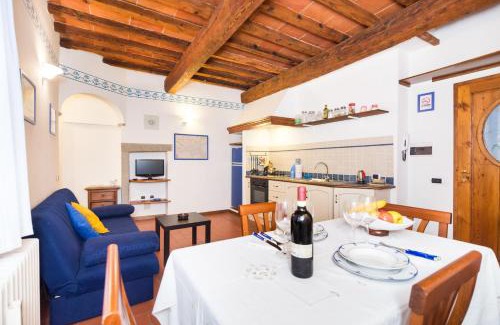 Sant' Ambrogio Apartment | Laura Holiday House