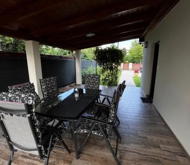 Balatonlelle Villa | Laura Villa