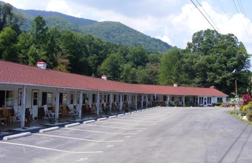 Maggie Valley Hotel | Laurel Park Inn