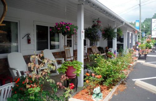 Maggie Valley Hotel | Laurel Park Inn