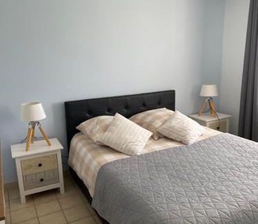 La Faute-sur-Mer House | Laurier rose