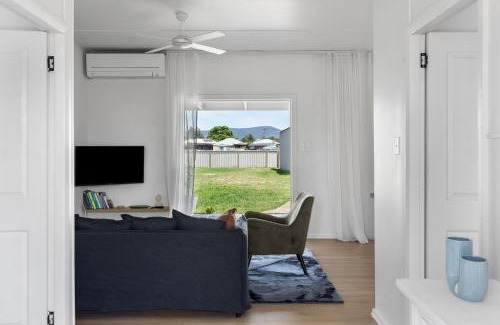 Cessnock House | Lavender Cottage - Minutes to Wineries