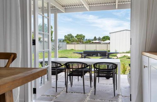 Cessnock House | Lavender Cottage - Minutes to Wineries
