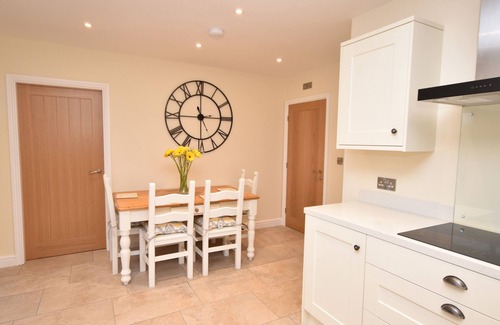 Kilnwick Cottage | LAVENDER COTTAGE, pet friendly, with open fire in Market Weighton