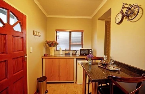 Constantia Park House | Lavenders At Constantia Guest