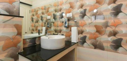 Vadanemelli Hotel | Lavin's villa