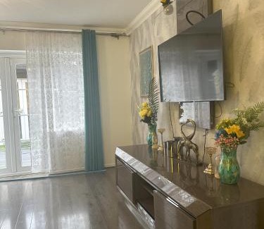 Heath House | Lavish 3 story house with full of comfort