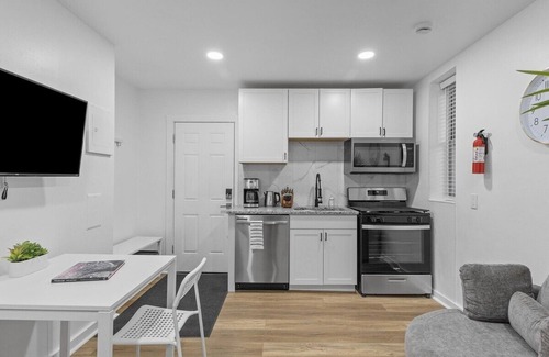 Lawrenceville Apartment | Lawrenceville/Central @2 Stylish &Quiet 1BD w/Prkg